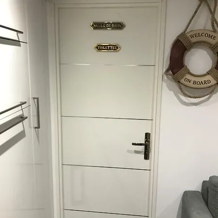 La Petite Barque * מנטון