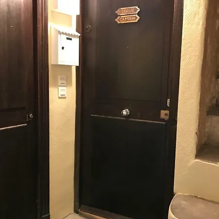 La Petite Barque * Mentona